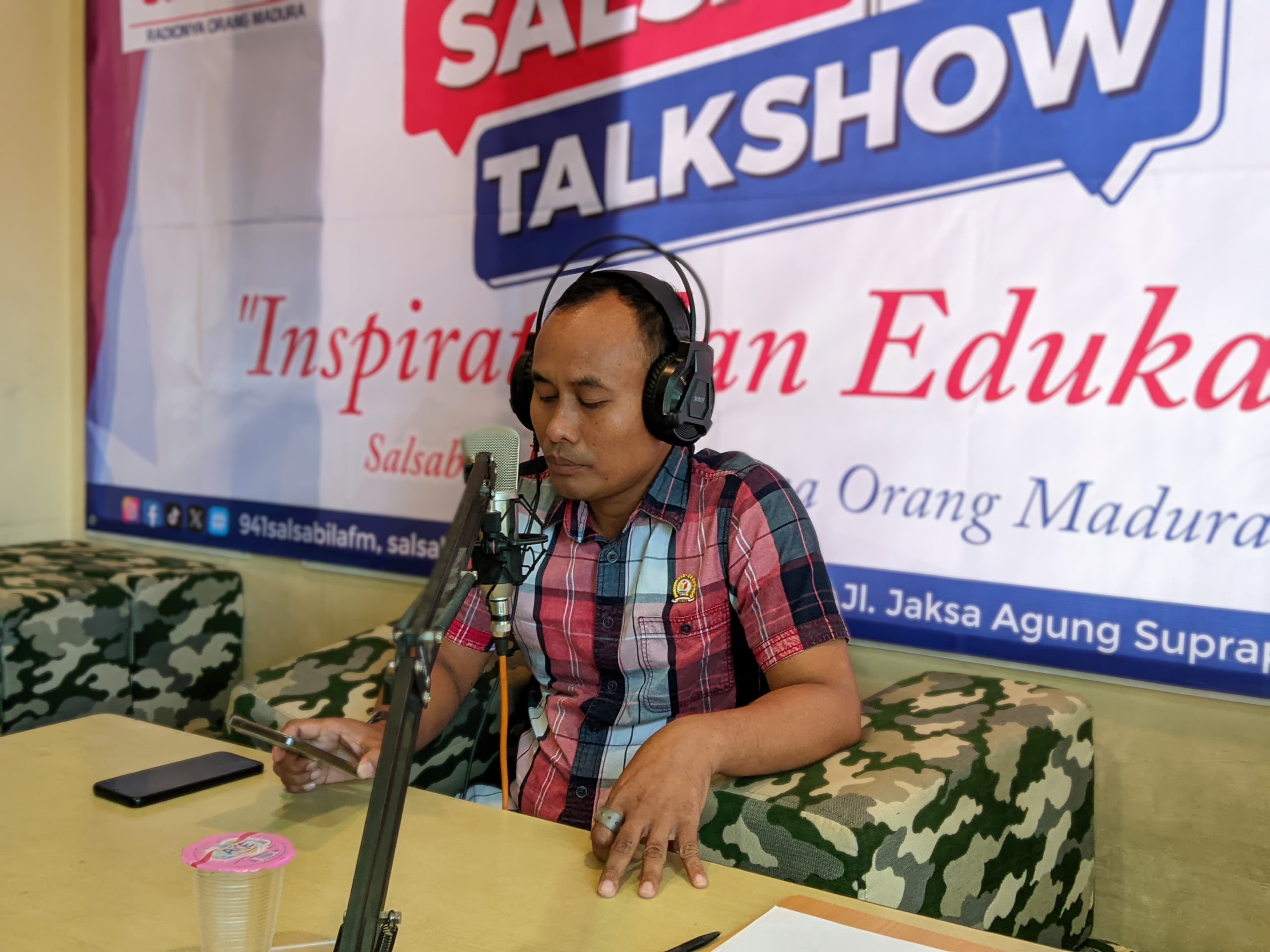 Kordiv SDM Mat Sodik Saat Tlakshow Di Radio Salsabila.FM