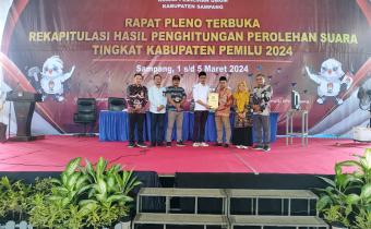 Rapat Pleno Terbuka Rekapitulasi Hasil Penghitungan Perolehan Suara Tingkat kabupaten